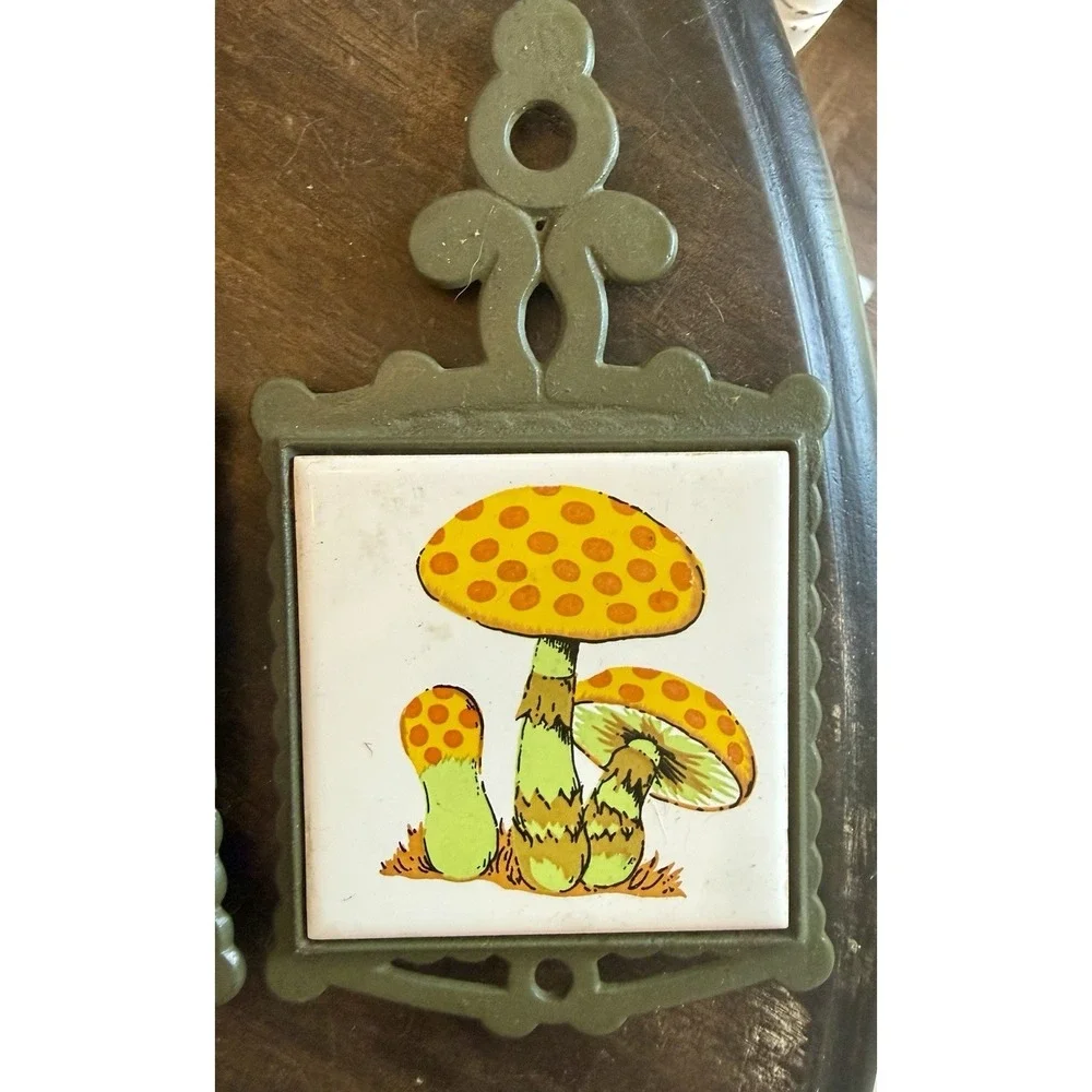 VTG Mushrooms Ceramic Tile Cast Iron Hot Plate Trivet TAIWAN Kitchen 70s Green 2